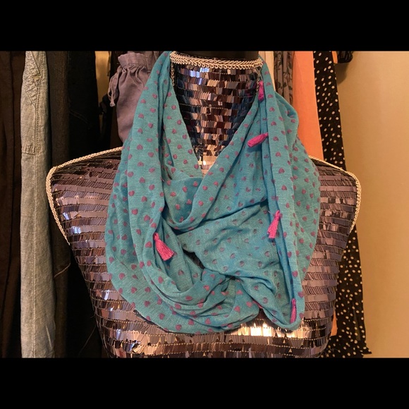 5/$25  Lot of Girl's Winter Accessories Scarves Earmuffs Gap Justice - Picture 4 of 10